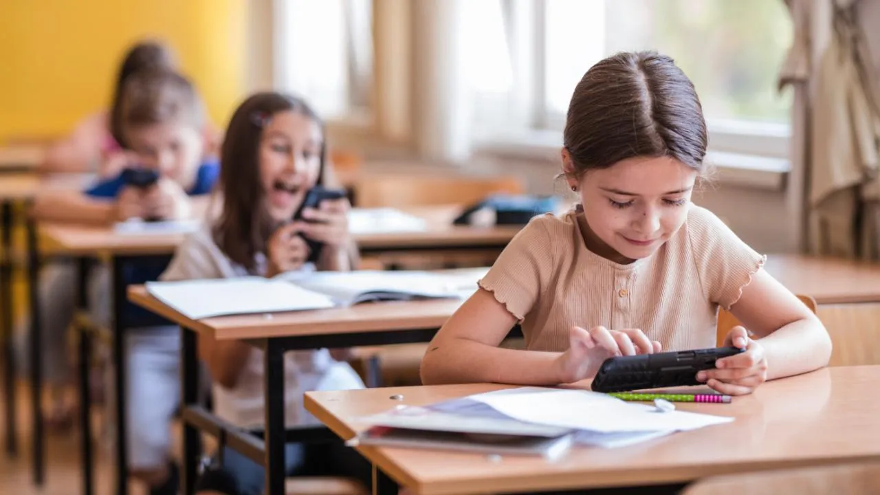 Öğrenciler dijital cihazları olmadan gün geçiremiyor