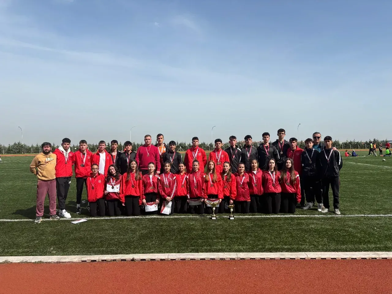 Saraylı öğrencilerden büyük başarı: Tekirdağ İl Şampiyonu oldular!