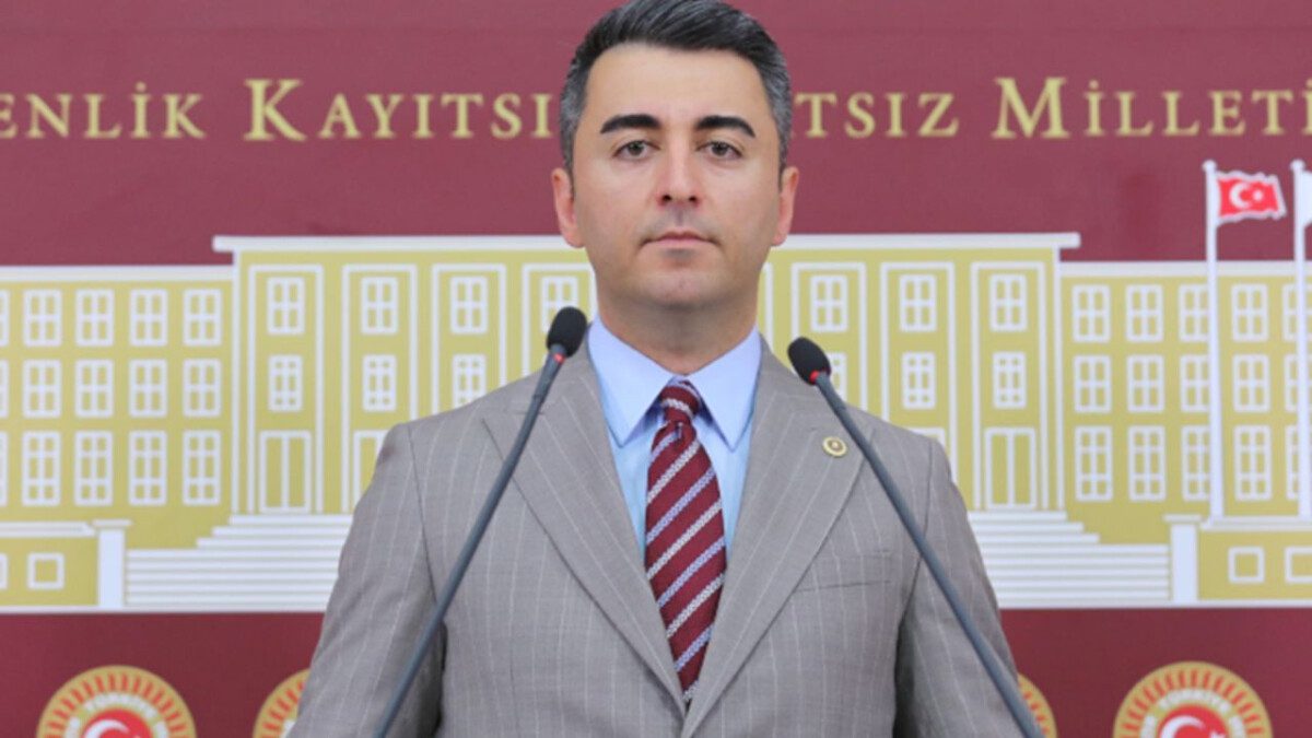 Tekirdağ Milletvekili Cem Avşar konuşma yaparken – TBMM,