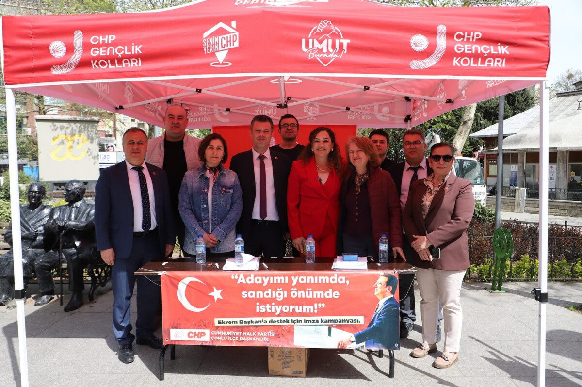 Candan Yüceer Çorlu'da çocukların İmamoğlu sergisini ziyaret etti