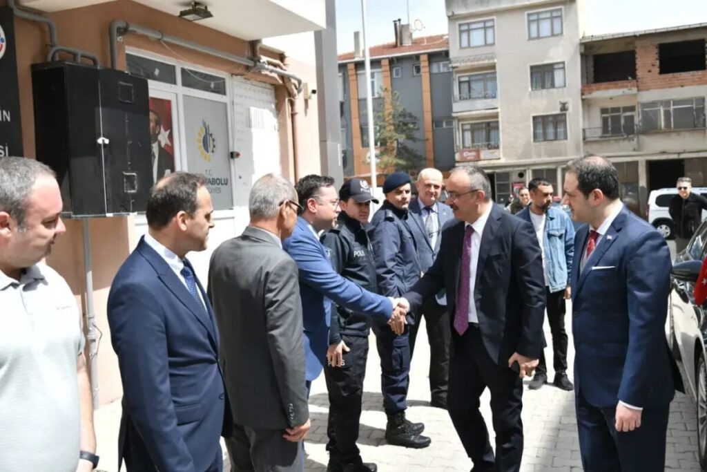 Tekirdağ Valisi Recep Soytürk, Hayrabolu’da yatırımları inceledi.