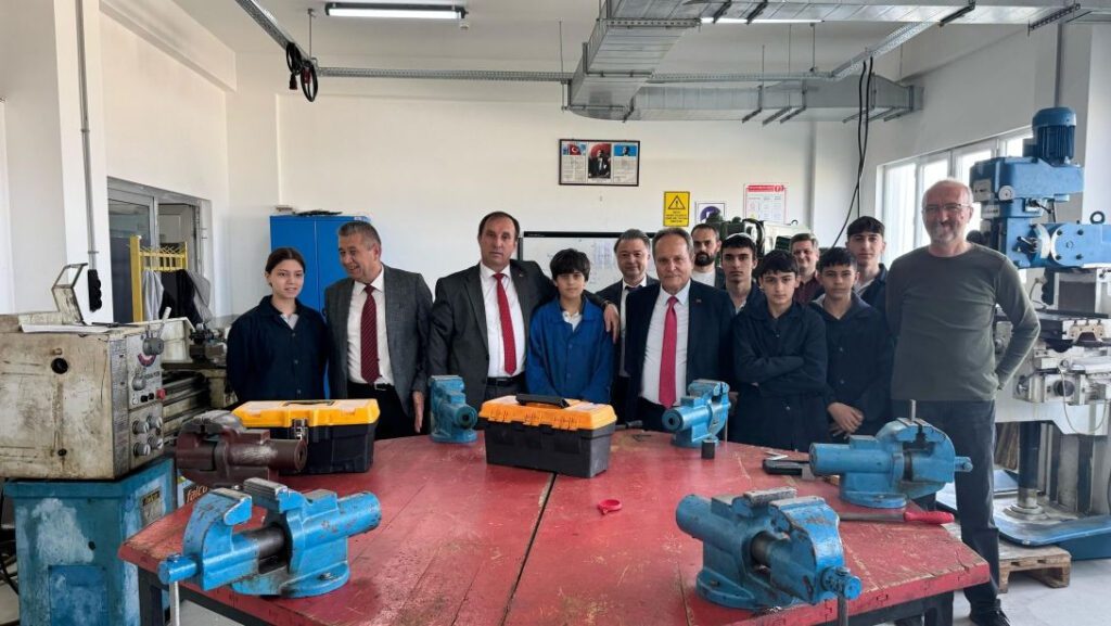 Veliköy Mesleki Teknik Anadolu Lisesi sektöre entegre okul modeline geçiyor