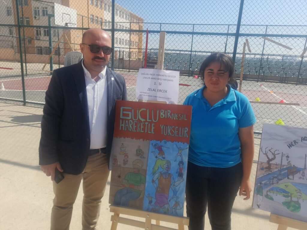 Hayrabolulu Zelal Ercek, afiş yarışmasında il birincisi oldu 9 Hayrabolulu Zelal Ercek, afiş yarışmasında il birincisi oldu