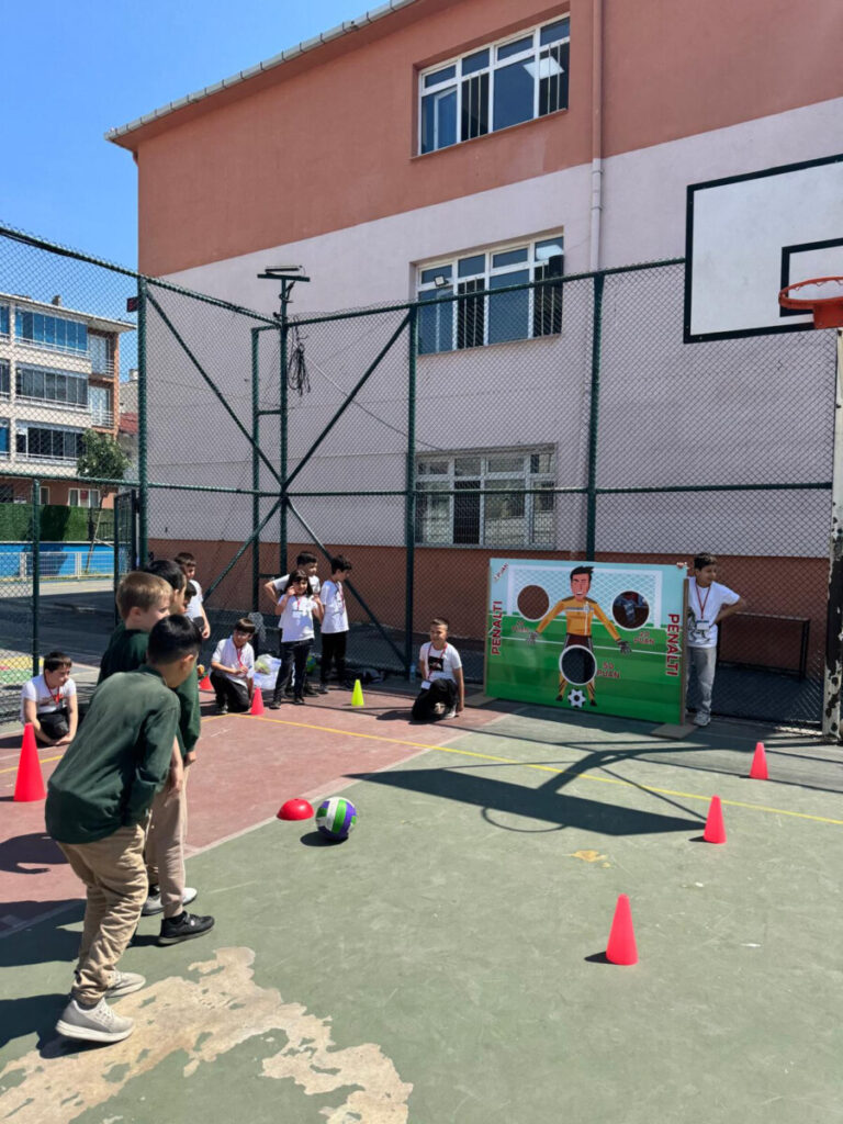 Safiye Osman Çeliker İlkokulu’ndan çocuklara özel oyun festivali!