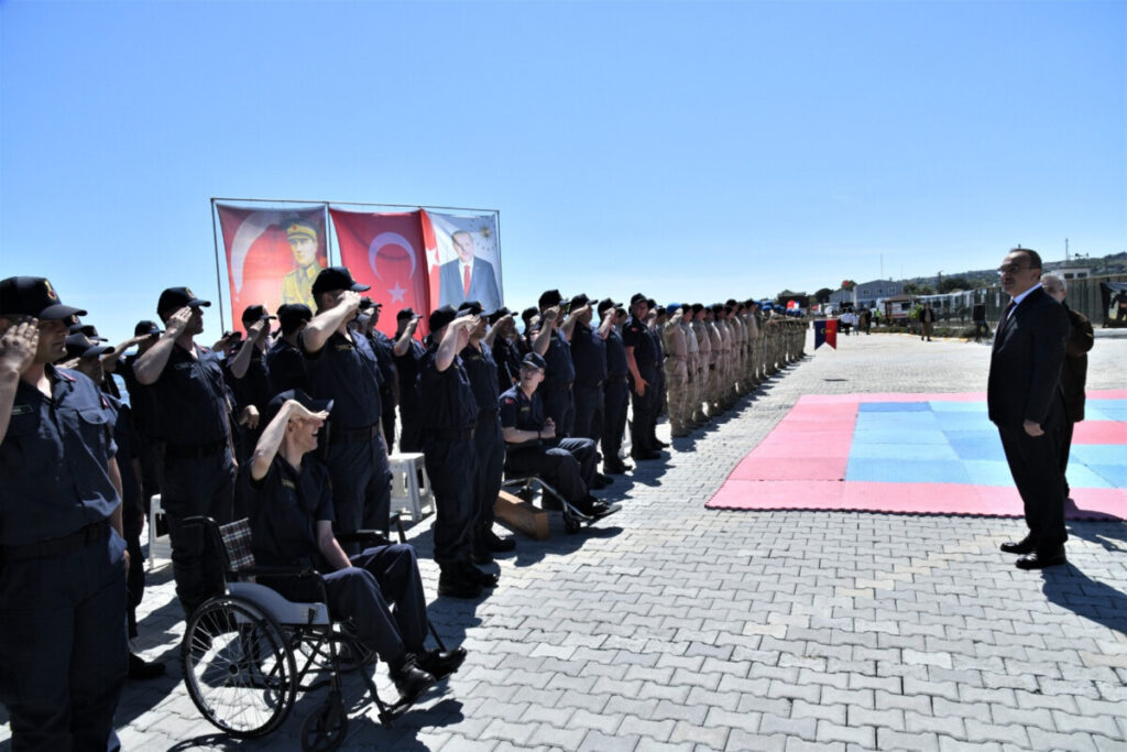 Tekirdağ'da engelli bireylere terhis belgesi | Aileler gözyaşlarını tutamadı