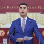 Cem Avşar’ın TBMM’de düzenlediği basın toplantısından bir kare – DEVA Partisi Ekonomi Eleştirileri