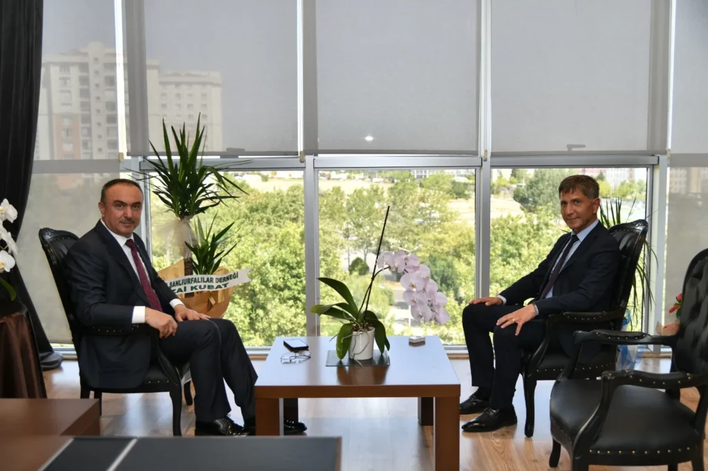 Vali Recep Soytürk, Çorlu Kaymakamı Niyazi Erten’i makamında ziyaret ediyor – 2025 Haziran, Çorlu Hükümet Konağı