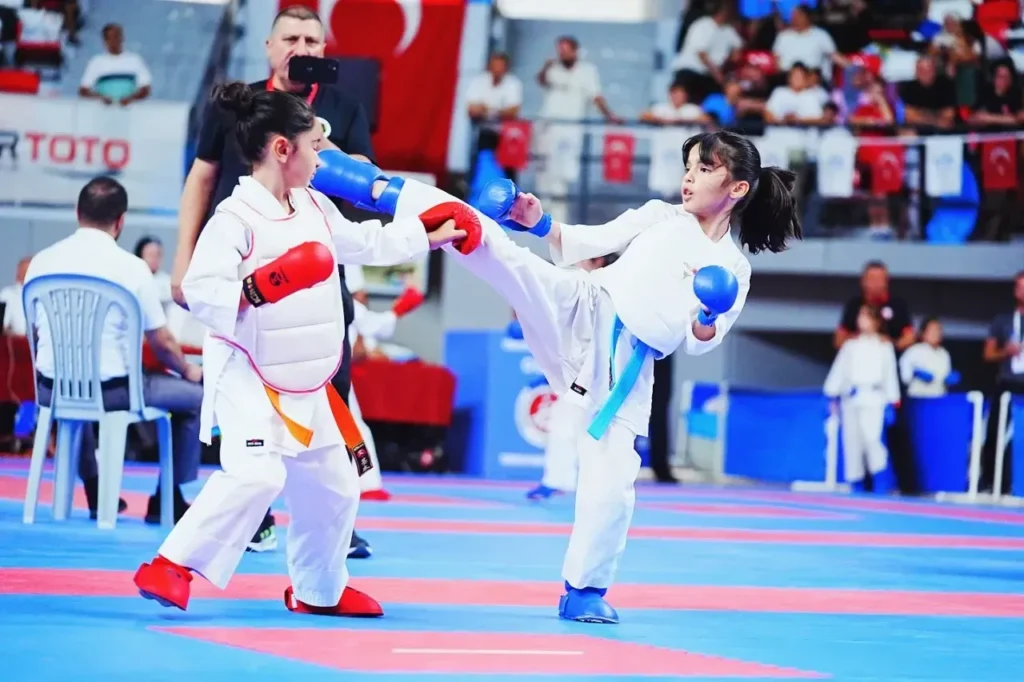 Çorlu’da düzenlenen Asya Önel Türkiye Minikler Karate Şampiyonası’na 47 ilden sporcular katıldı