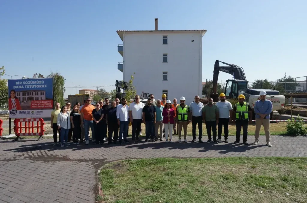 Ergene Ulaş’a yeni aile sağlığı merkezi kazandırılıyor 6 Ulaş Mahallesi’nde inşasına başlanan yeni aile sağlığı merkezinin şantiye alanından bir görüntü
