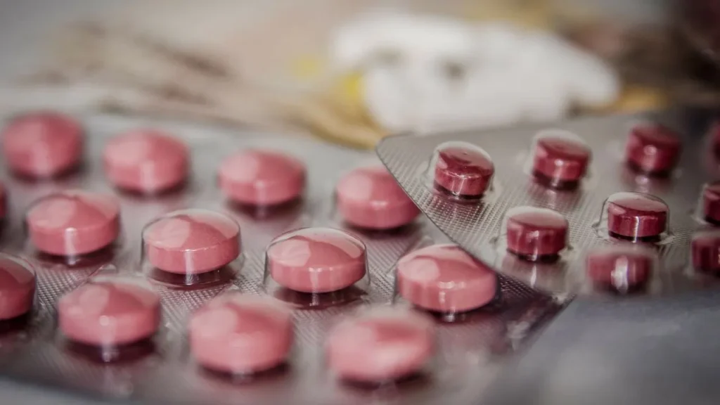 YCT-529 nedir? Erkekler için doğum kontrol seçeneği 10 YCT-529, erkeklerde sperm üretimini geçici olarak durdurarak doğum kontrolünde devrim yaratabilecek hormonsuz bir hap olarak geliştirildi.