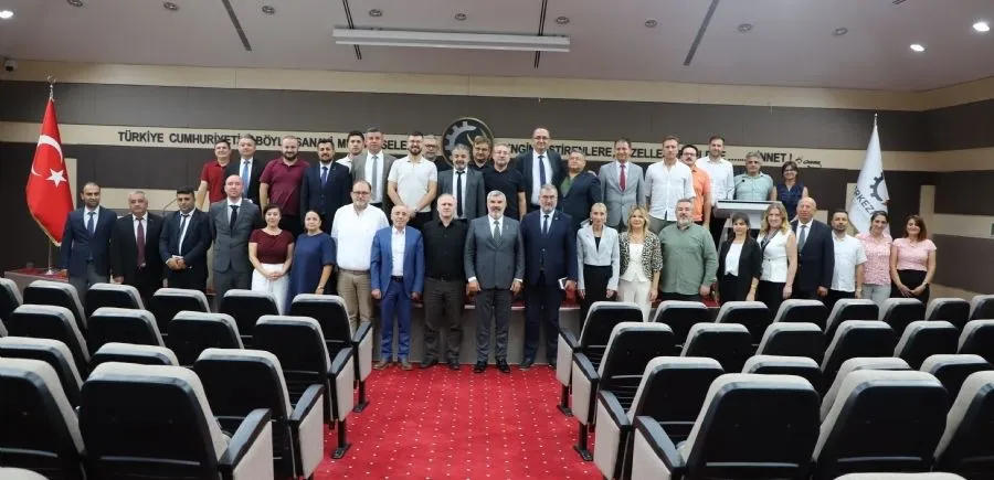 ÇTSO, meslek liseleri ile sanayi arasında köprü kuruyor 1 ÇTSO toplantısında Mesleki ve Teknik Anadolu Liseleri tanıtıldı.