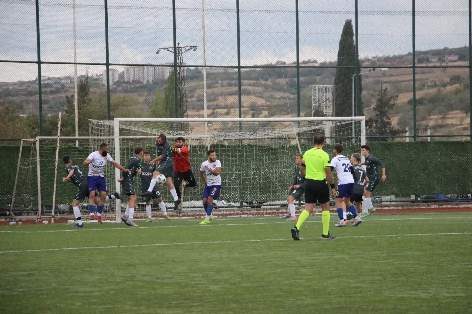 Tekirdağ 1. Amatör Küme B Grubu’nda oynanan Değirmenaltı Spor Kulübü - Karacakılavuzspor maçı golsüz berabere tamamlandı.