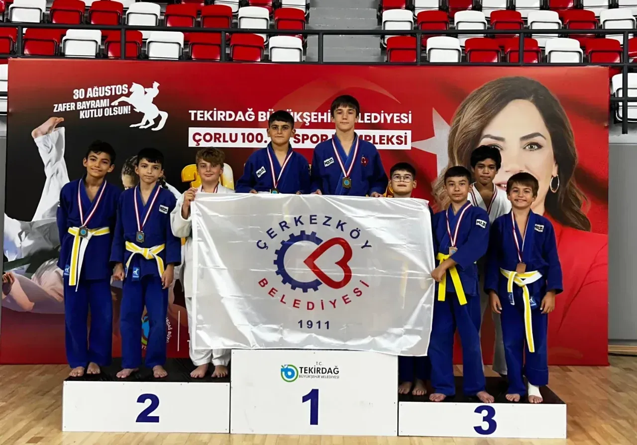 erkezköy Belediyesi Judo Takımı Zafer Kupası’nda kürsüde