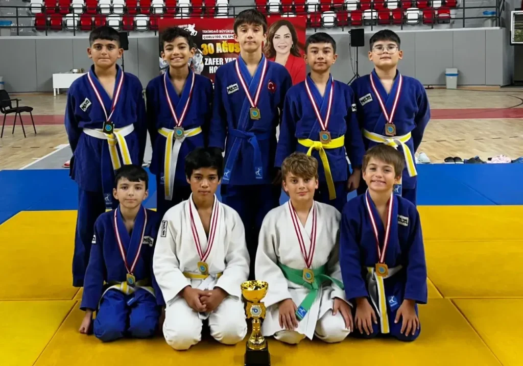 erkezköy Belediyesi Judo Takımı Zafer Kupası’nda kürsüde