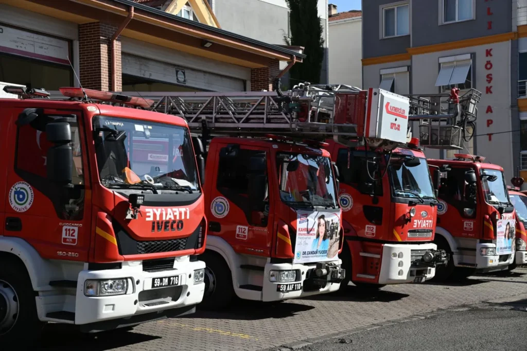 Tekirdağ İtfaiyesi, yeni yatırımlarla güçlenmeye devam ediyor 6 Tekirdağ İtfaiyesi Dairesi, 2025 yılı başından itibaren 10 bin 729 olaya müdahale etti.