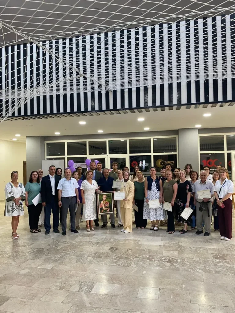 Tekirdağ’da kanser farkındalığı için resim sergisi 4 Tekirdağ’da kanser farkındalığı için açılan Erken Teşhis Hayat Kurtarır temalı resim sergisi