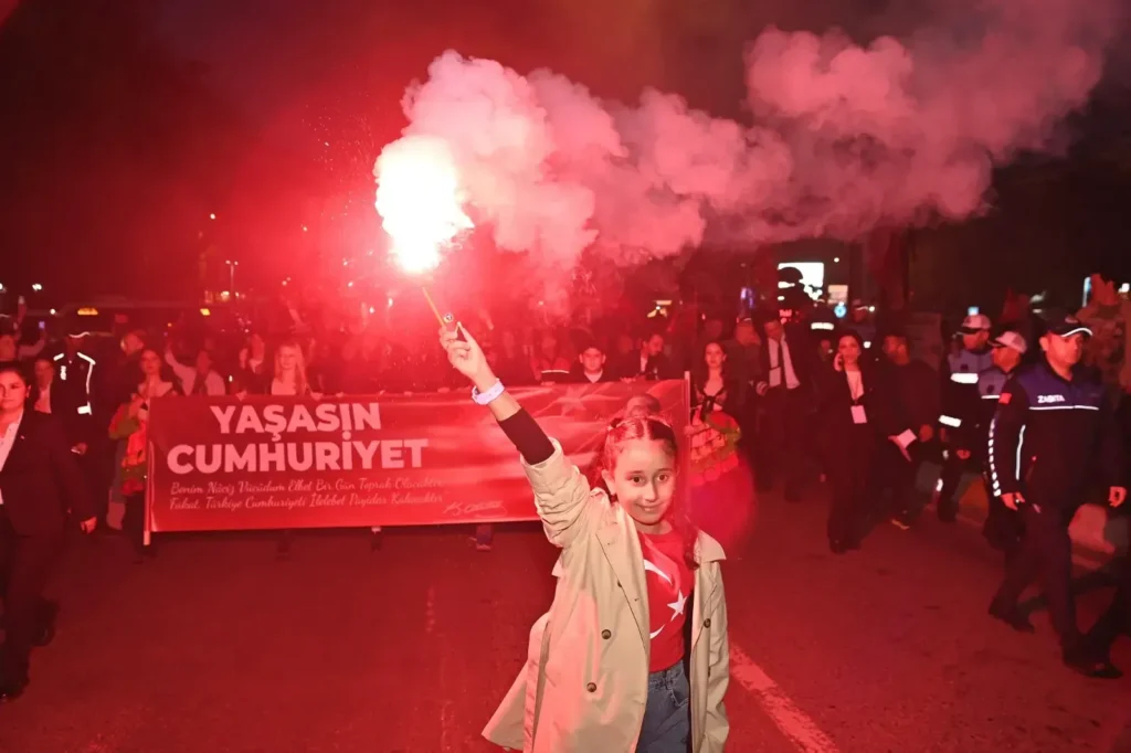 Süleymanpaşa kırmızı-beyaza büründü!