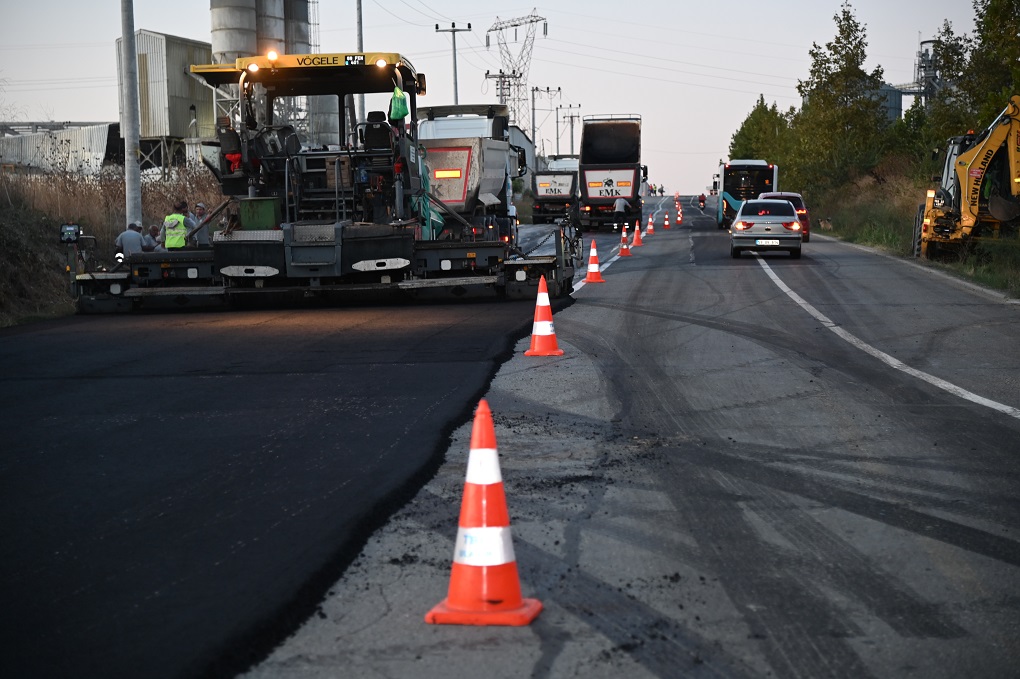 Tekirdağ Büyükşehir'den yollara 542,5 milyon TL’lik dev yatırım 10 Tekirdağ’ın yolları 2025’te baştan sona yenilendi
