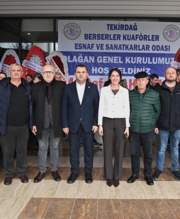 Başkan Volkan Nallar Kuaförler Odası Genel Kuruluna katıldı 9 Başkan Volkan Nallar Kuaförler Odası Genel Kuruluna katıldı