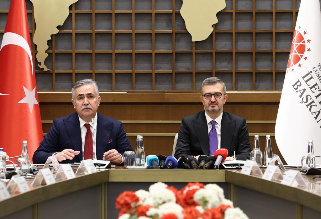 BİK ve KGF basına kredi kolaylığı için protokol imzaladı 4 BİK ve KGF Basına Kredi Kolaylığı İçin Protokol İmzaladı