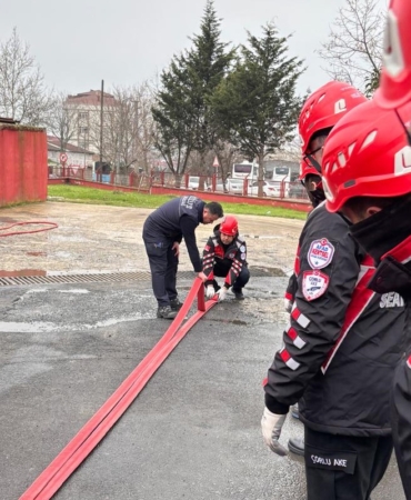 Çorlu AKE yangın eğitiminde sahadaki gücünü test etti 10 Çorlu AKE yangın eğitiminde sahadaki gücünü test etti