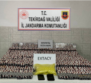 Tekirdağ’da uyuşturucu sevkiyatı jandarma kontrolünde yakalandı 5 Tekirdağ’da uyuşturucu sevkiyatı jandarma kontrolünde yakalandı