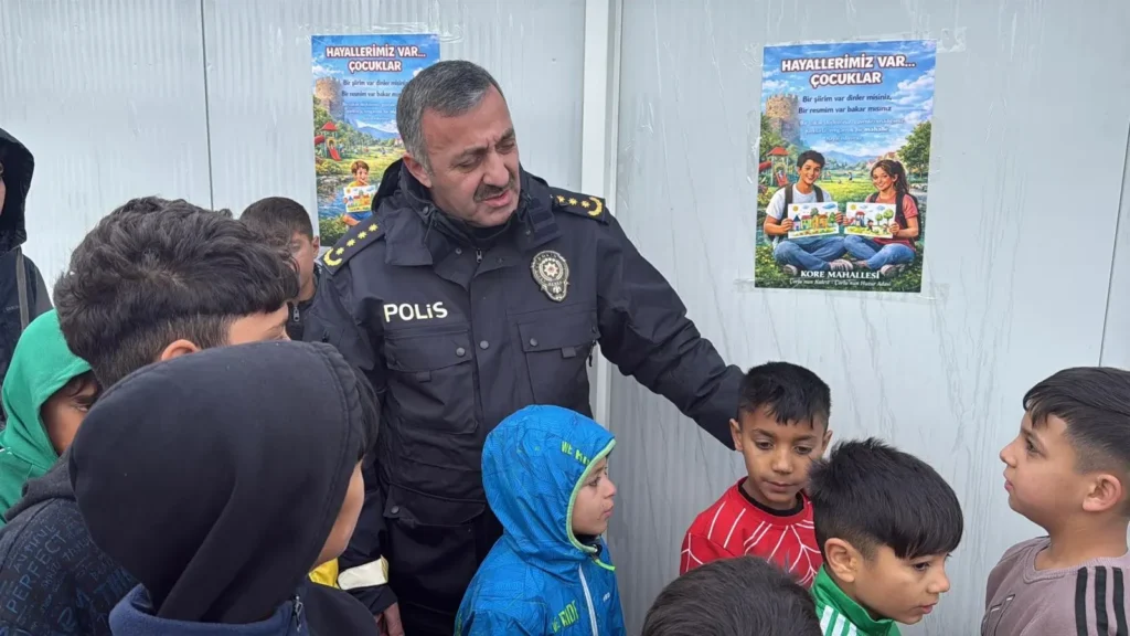 Emniyet Müdürü Turanlı, roman çocuklarla yeni yılı kutladı 4 Emniyet Müdürü Turanlı, Roman Çocuklarla Yeni Yılı Kutladı