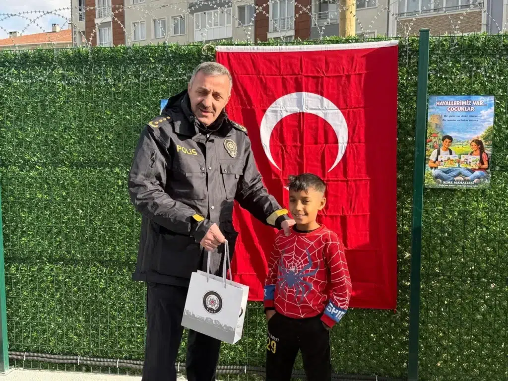 Emniyet Müdürü Turanlı, Roman Çocuklarla Yeni Yılı Kutladı