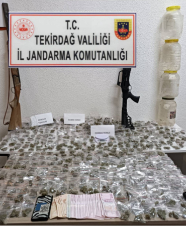 Marmaraereğlisi'nde jandarmadan zehir operasyonu: 1 gözaltı 4 Marmaraereğlisi'nde jandarmadan zehir operasyonu: 1 gözaltı