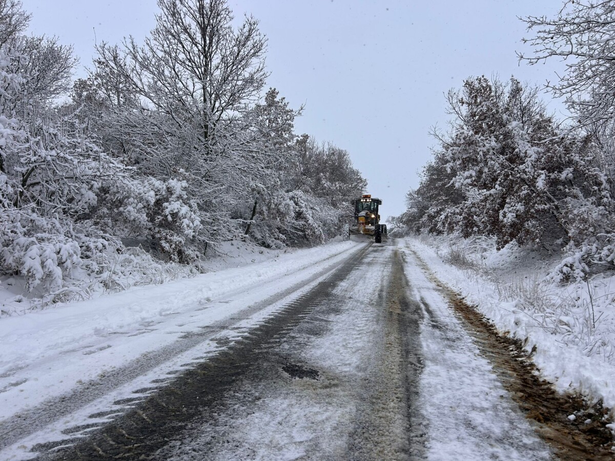 Süleymanpaşa’da kar mesaisi: Ekipler gece boyunca çalıştı