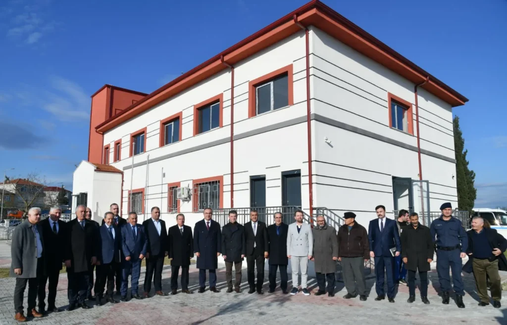 Vali Soytürk yeni sağlık hizmet binasını gezdi