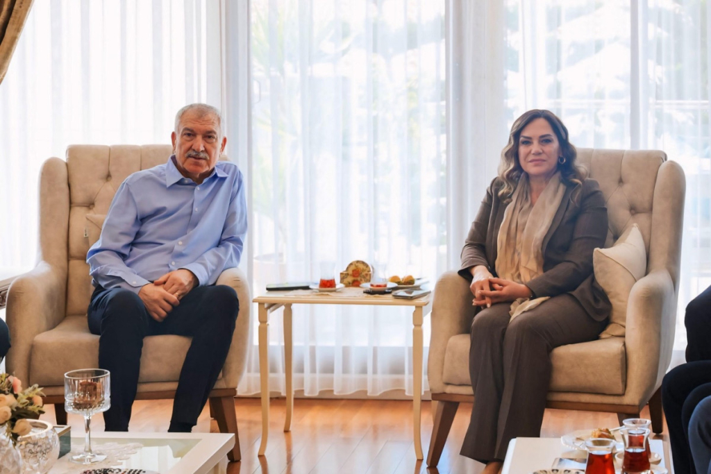 Candan Yüceer'den Zeydan Kararlar'a geçmiş olsun ziyareti