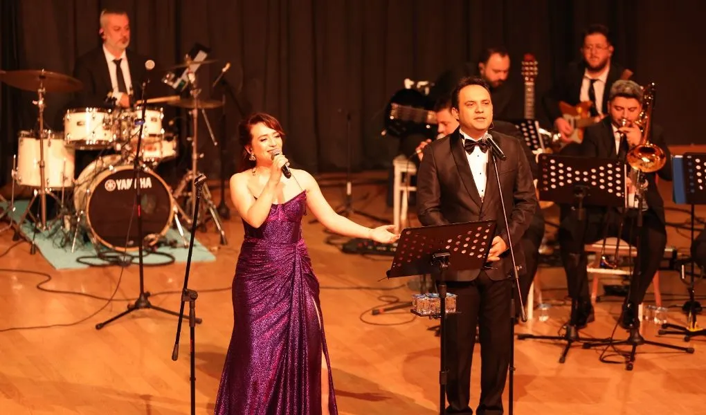 Sevda Şarkıları Konseri Çerkezköy’de yoğun ilgi gördü