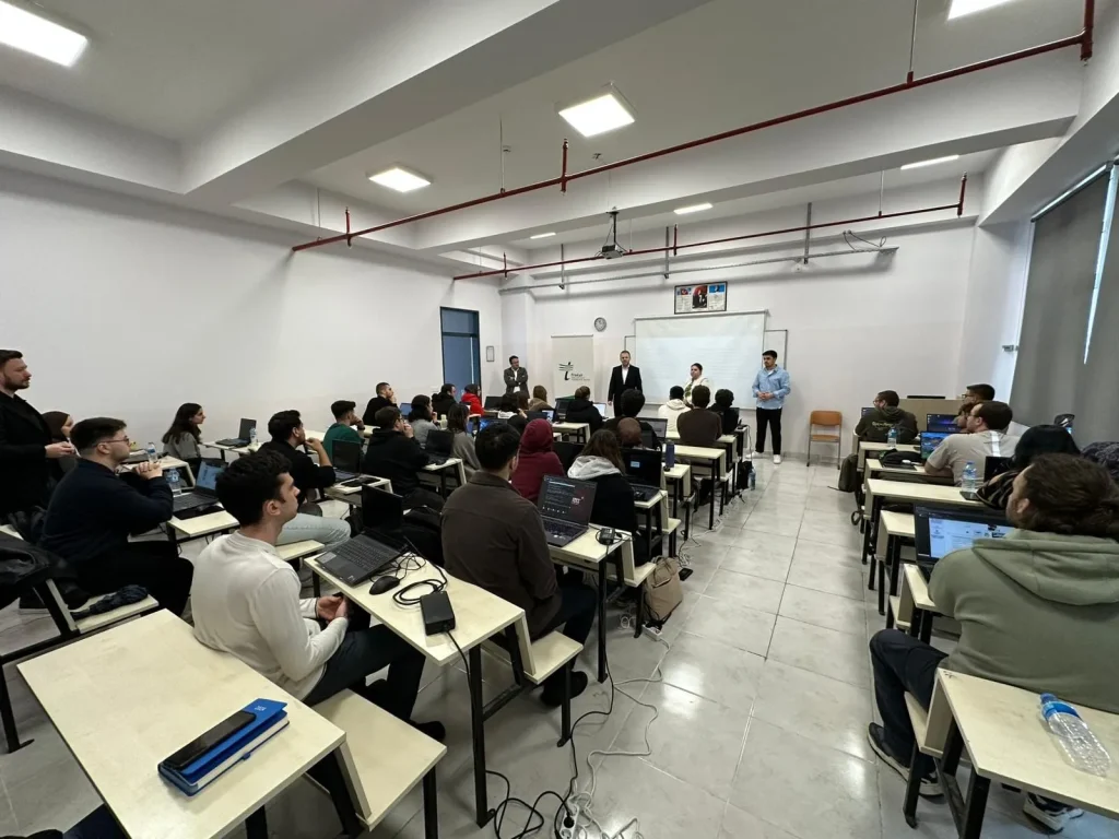 Tekirdağ’da geleceğin siber uzmanları yetişiyor