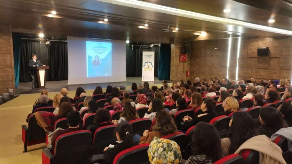 Tekirdağ’da ergenlik dönemi ve problemleri masaya yatırıldı