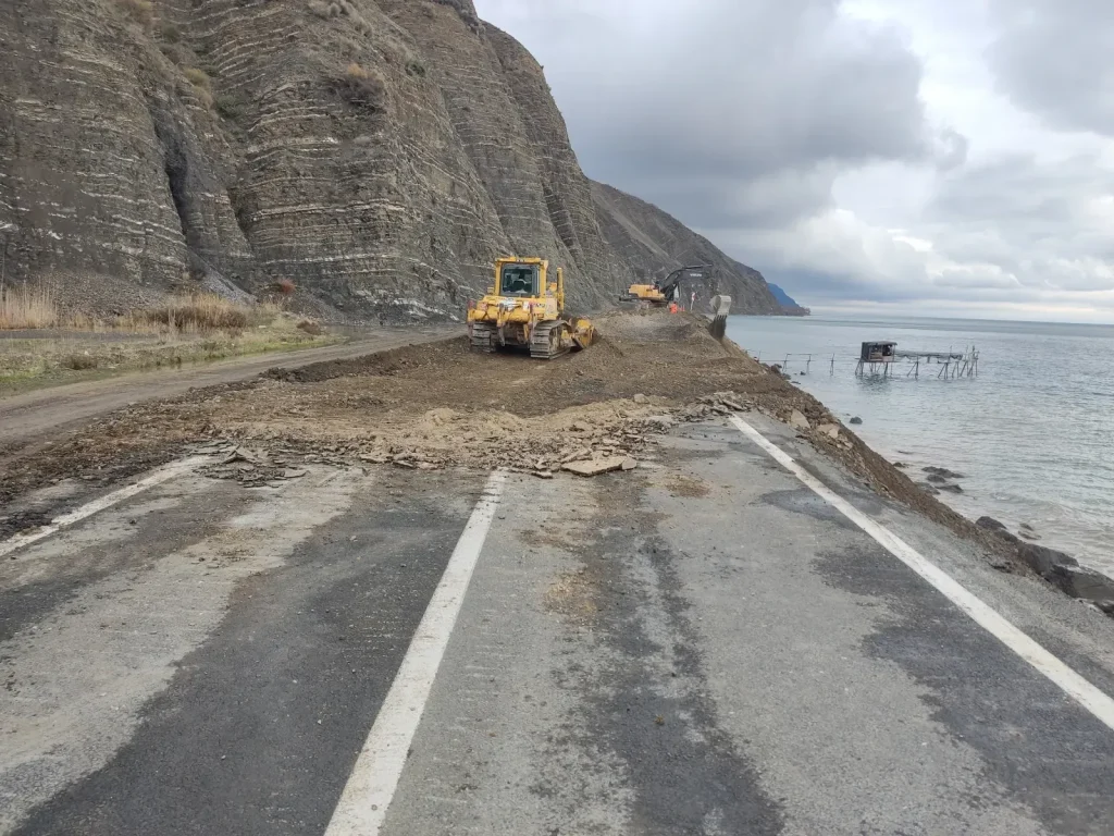 Şarköy’de heyelan alarmı: Gaziköy–Uçmakdere yolu 3 hafta trafiğe kapalı!