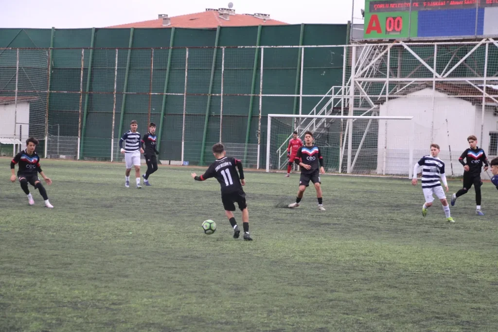 U14 Gelişim Ligi’nde zirve maçında kazanan çıkmadı