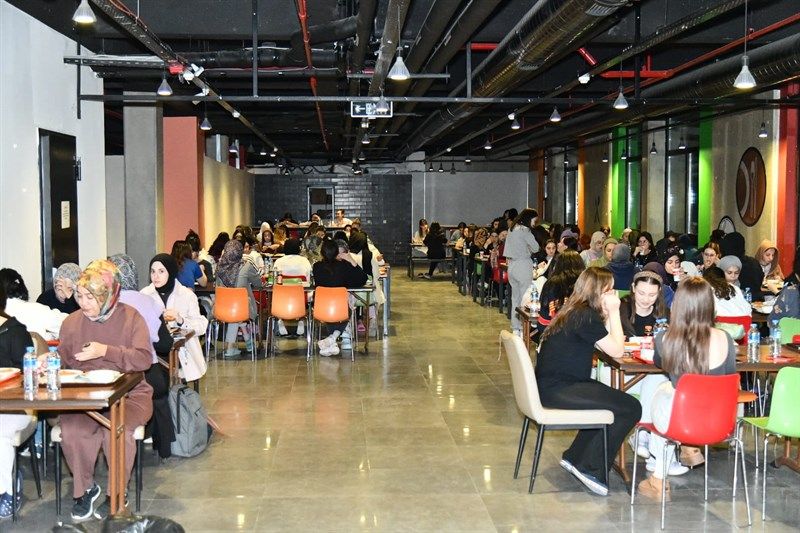 Tekirdağ Valisi Soytürk NKÜ öğrencileriyle iftarda buluştu