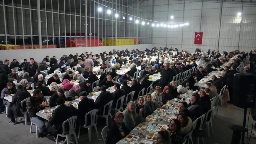 Saray'da bereket sofraları Sinanlı'da kuruldu
