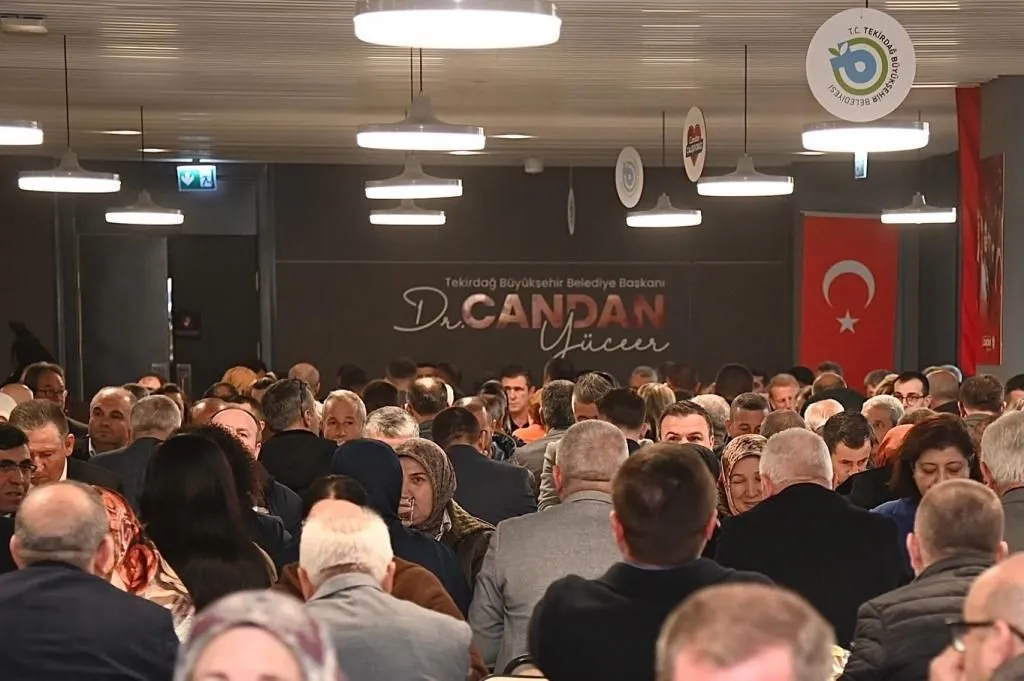 Candan Yüceer muhtarlarla aynı sofrada buluştu 4 Candan Yüceer muhtarlarla aynı sofrada buluştu