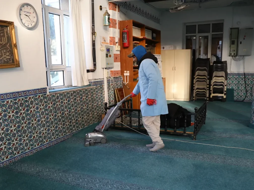 Çerkezköy’de bayram öncesi ibadethaneler pırıl pırıl 4 Çerkezköy’de bayram öncesi ibadethaneler pırıl pırıl