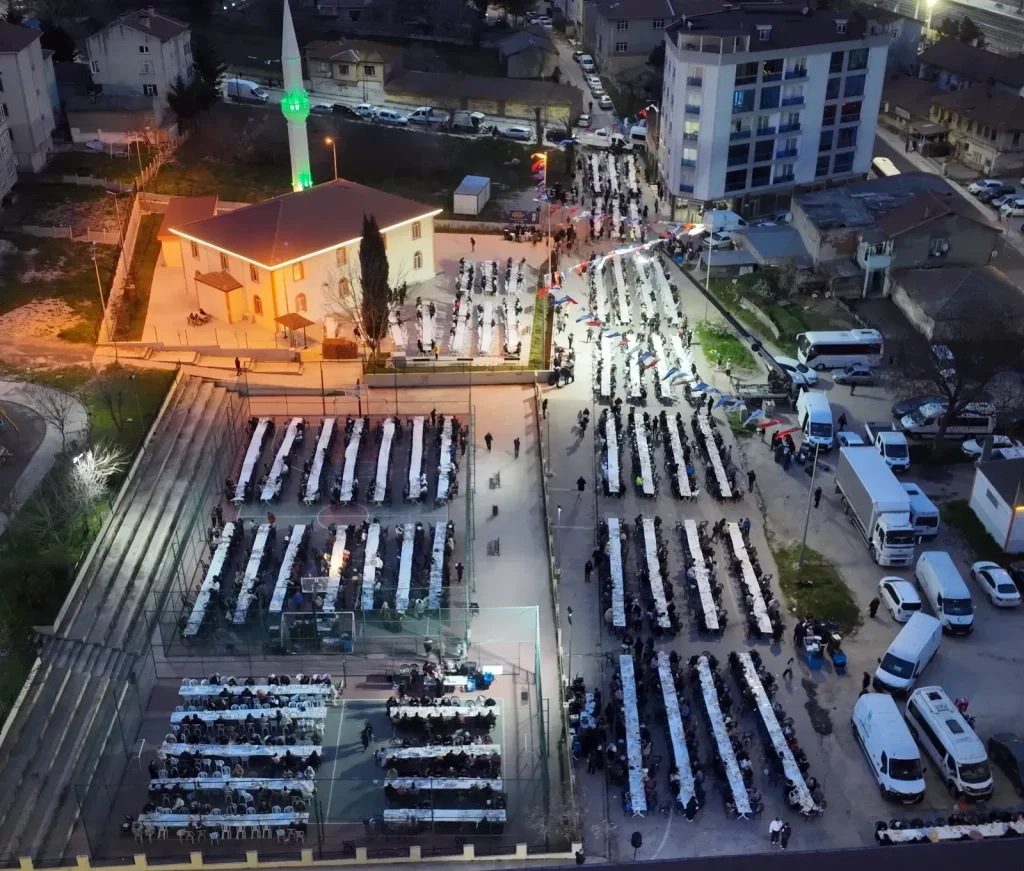 Çerkezköy’de mahalle iftarları devam ediyor