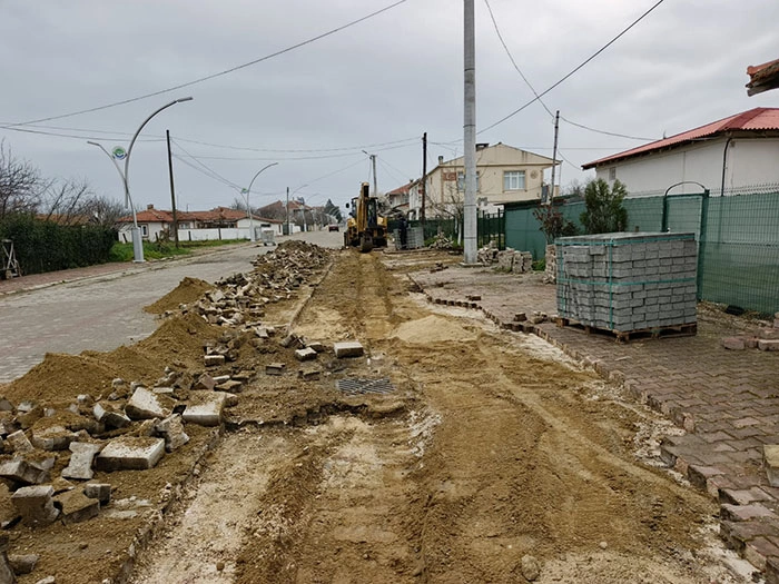 Ergene'de 3 mahallenin kilit parke taşları yenileniyor