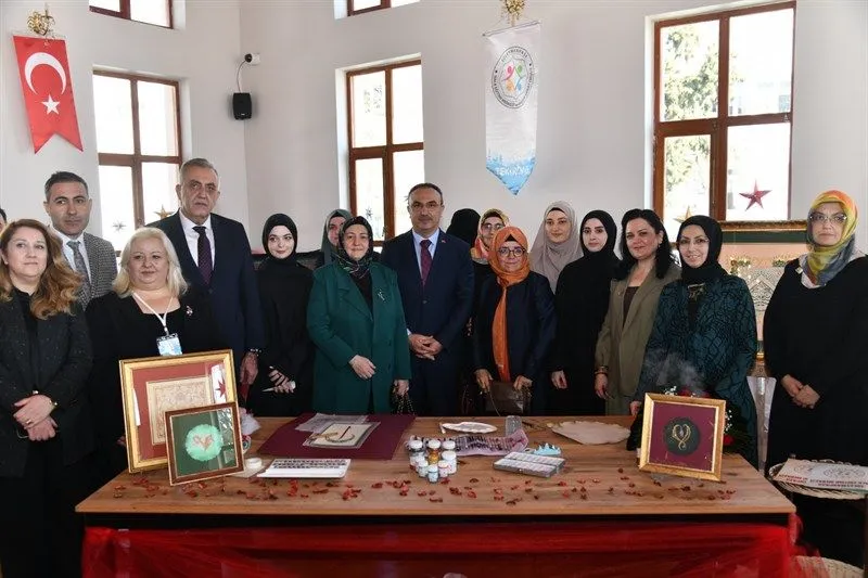 Halk Eğitim kursiyerlerinden Tekirdağ'da anlamlı sergi