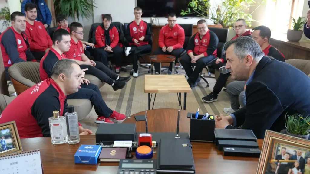 Milli sporcular Saray’da moral buldu 4 Milli sporcular Saray’da moral buldu