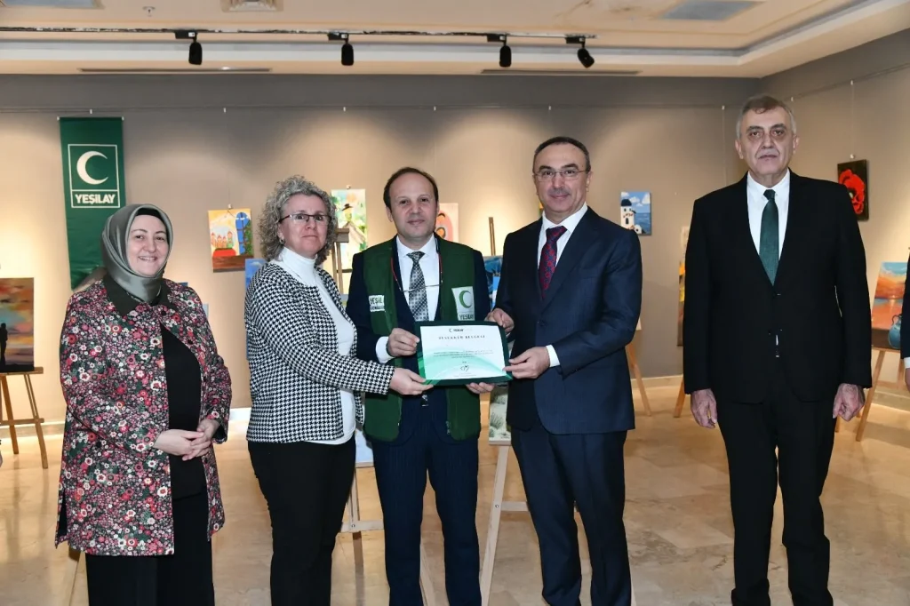 Tekirdağ’da Yeşilay sergisine yoğun ilgi