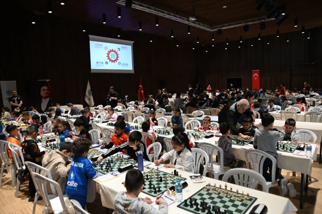 Tekirdağ haberleri - Tekirdağ'da 23 Nisan satranç turnuvasında şampiyonlar belli oldu