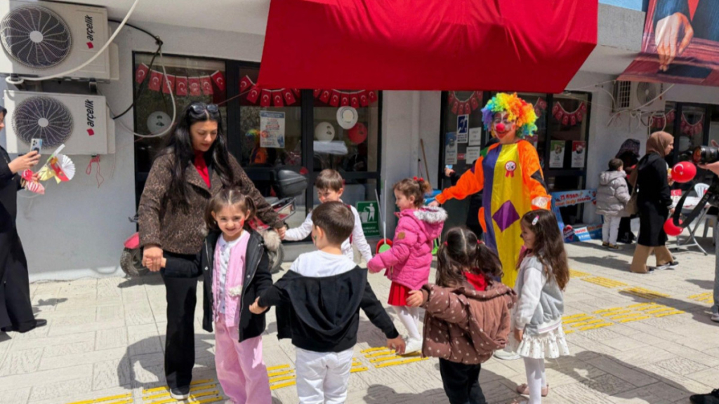 Tekirdağ haberleri - Kapaklı’da 23 Nisan şenliği: Çocuklar doyasıya eğlendi