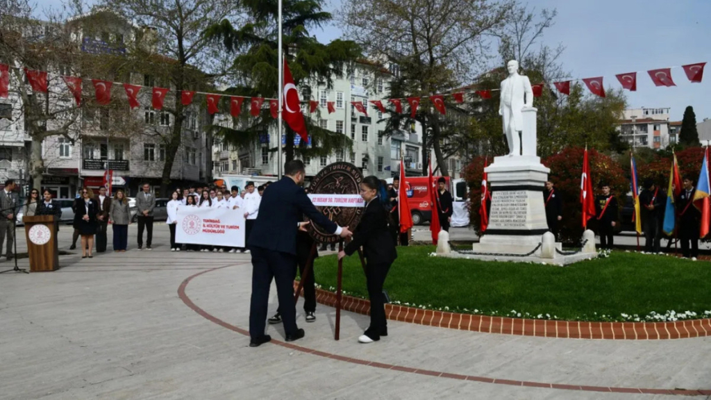 Tekirdağ haberleri - Tekirdağ'da Turizm Haftası çelenk töreniyle başladı