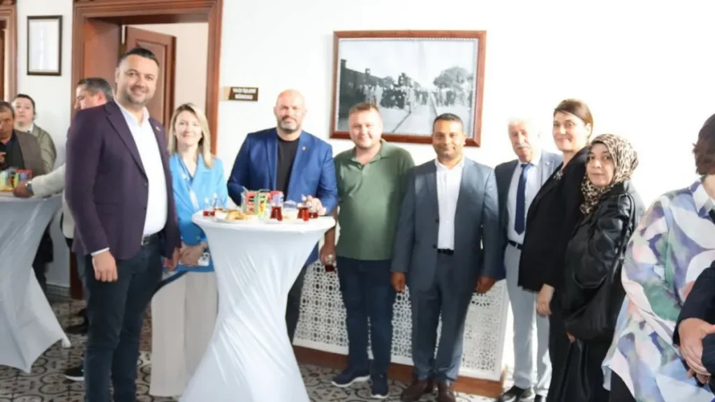 AK Parti Muratlı Teşkilatı bayramlaşma programına katıldı 4 Tekirdağ haberleri - AK Parti Muratlı Teşkilatı bayramlaşma programına katıldı